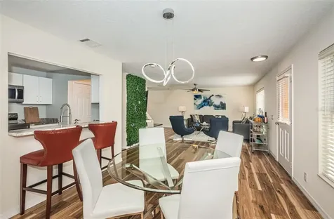 3876 Island Way St Petersburg FL 33705