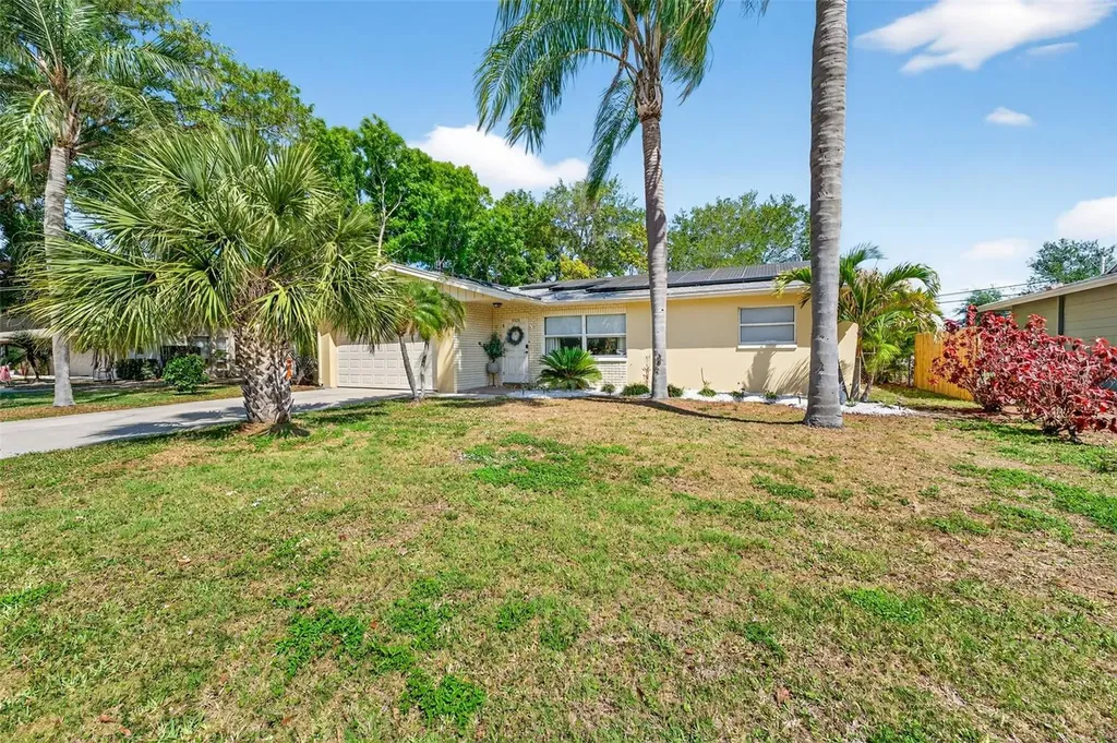 9925 47th Avenue N Seminole FL 33708