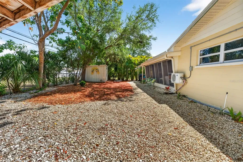 9925 47th Avenue N Seminole FL 33708