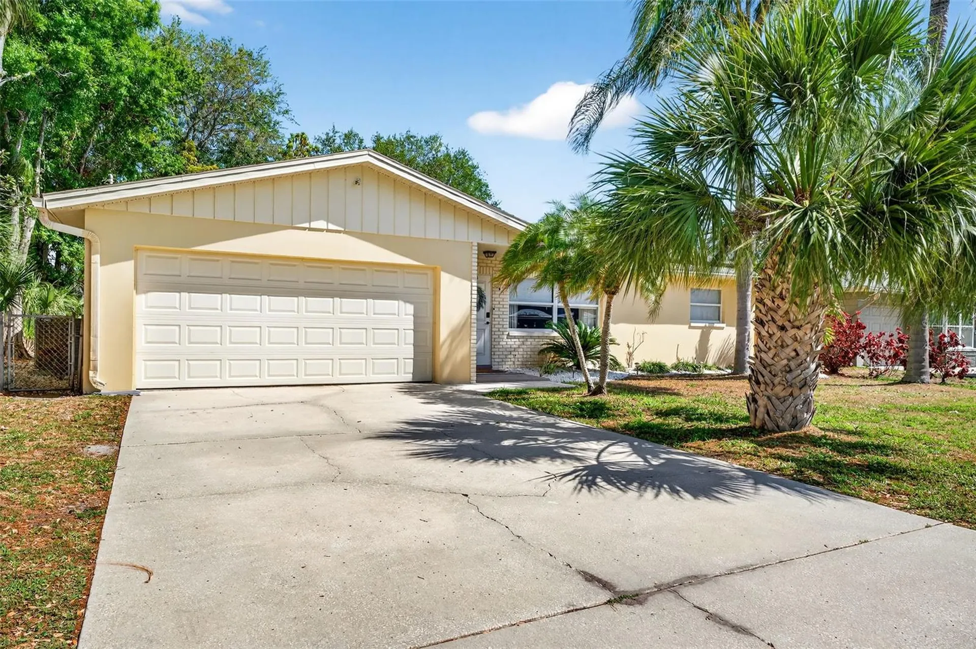 9925 47th Avenue N Seminole FL 33708