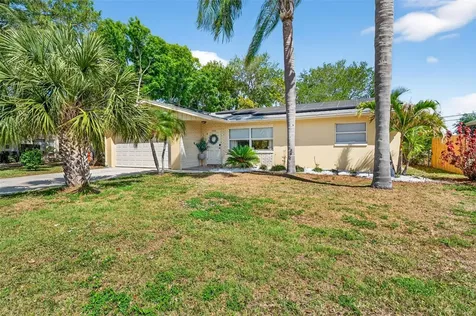 9925 47th Avenue N Seminole FL 33708