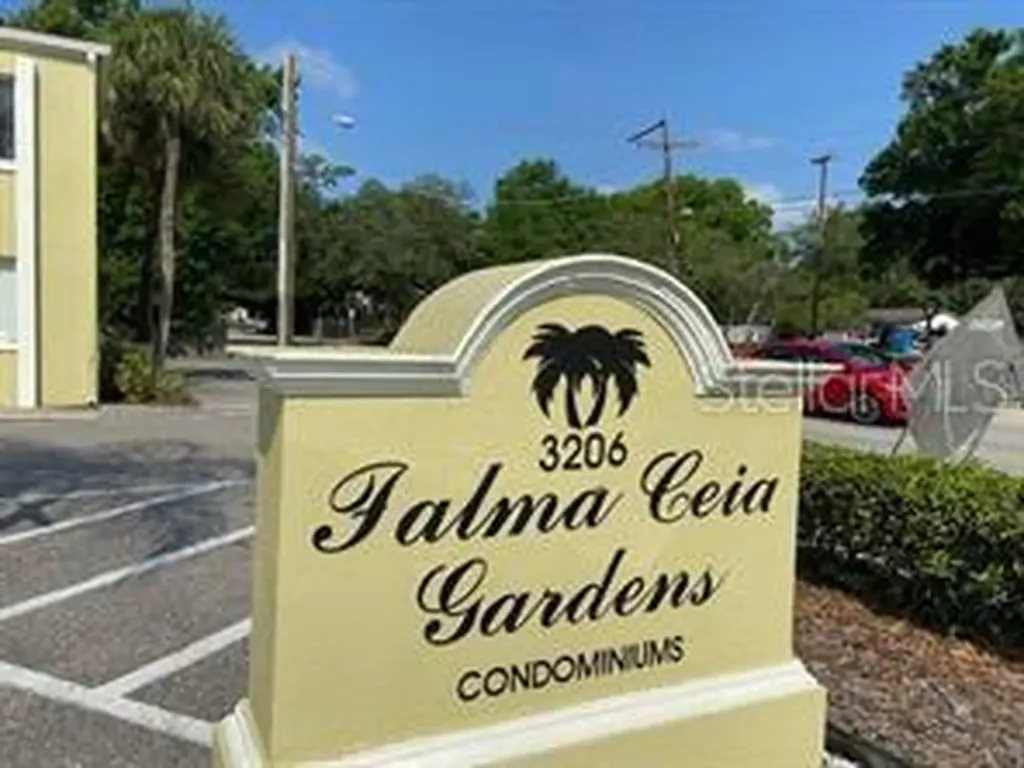 3206 W Azeele Street Tampa FL 33609