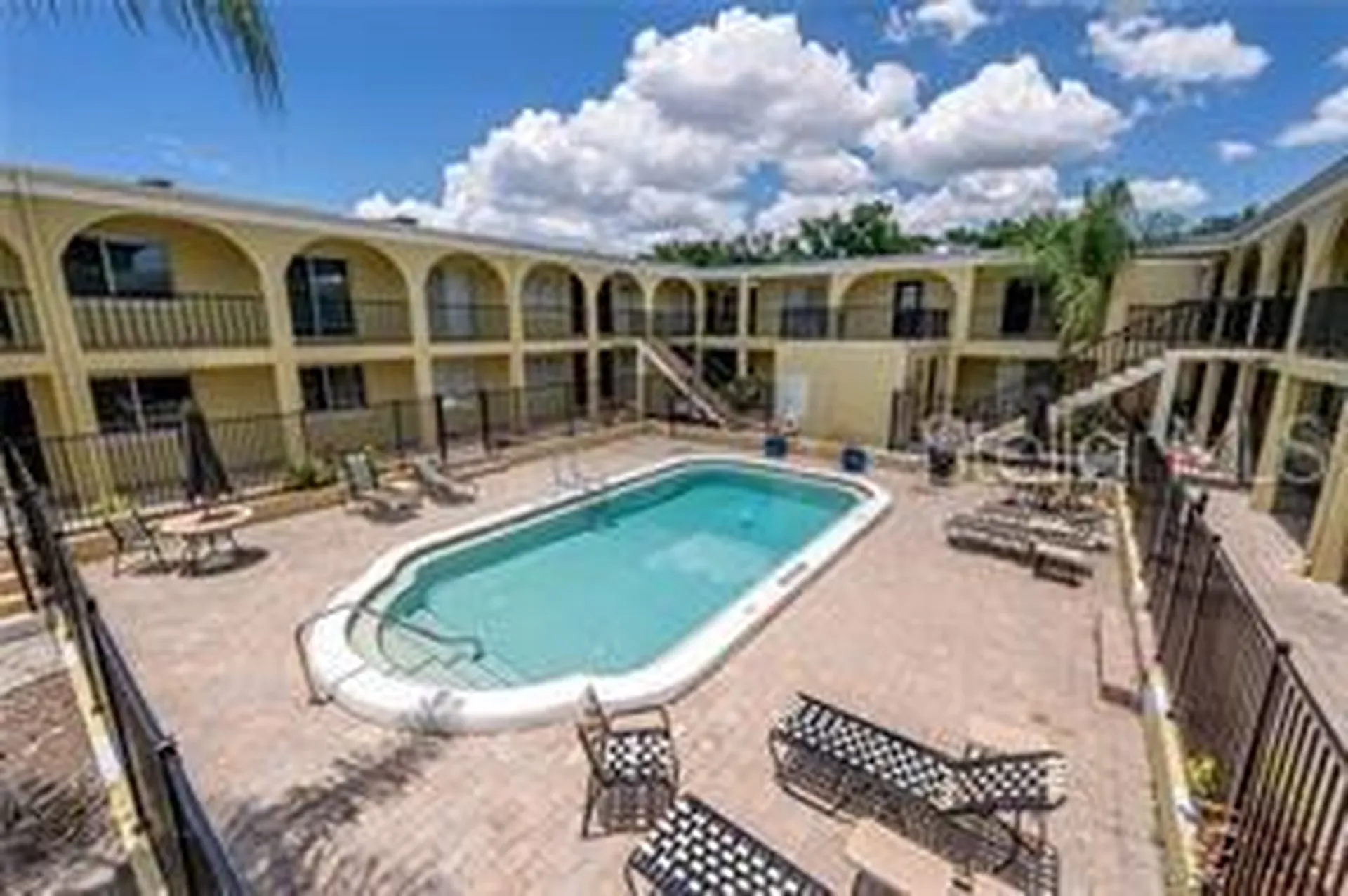 3206 W Azeele Street Tampa FL 33609