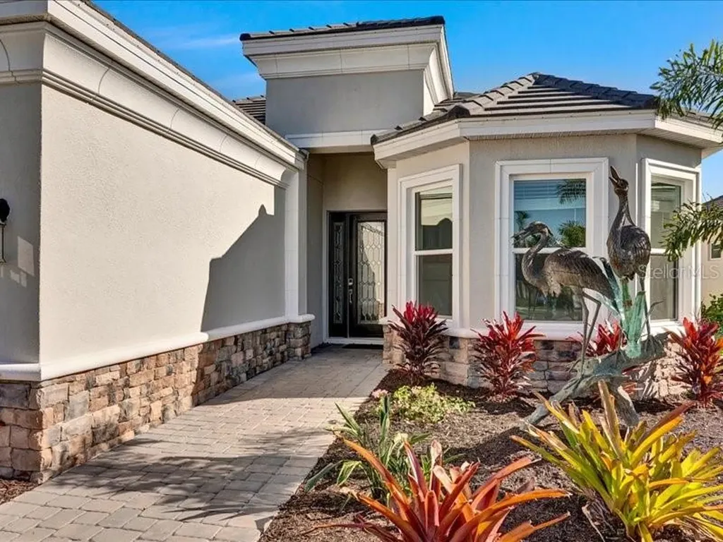 14958 Contenta Loop Bradenton FL 34211