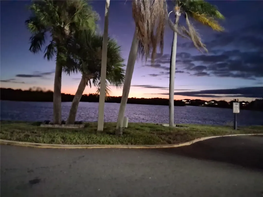 611 B Destiny Drive Ruskin FL 33570
