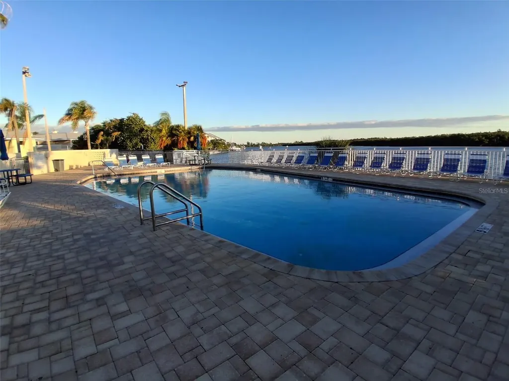611 B Destiny Drive Ruskin FL 33570