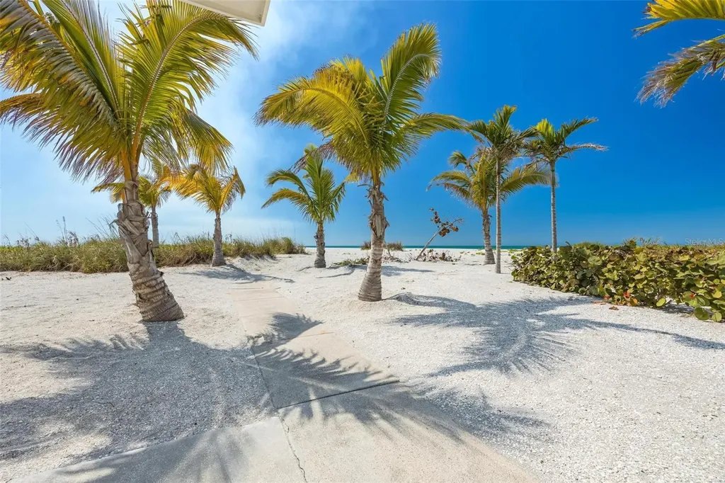 2740 N Beach Road Englewood FL 34223