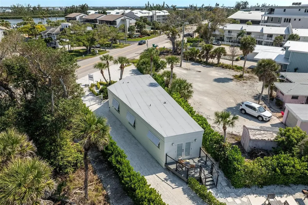2740 N Beach Road Englewood FL 34223