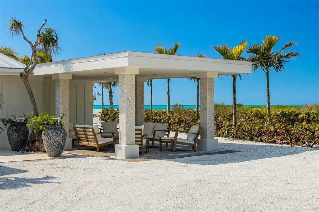 2740 N Beach Road Englewood FL 34223
