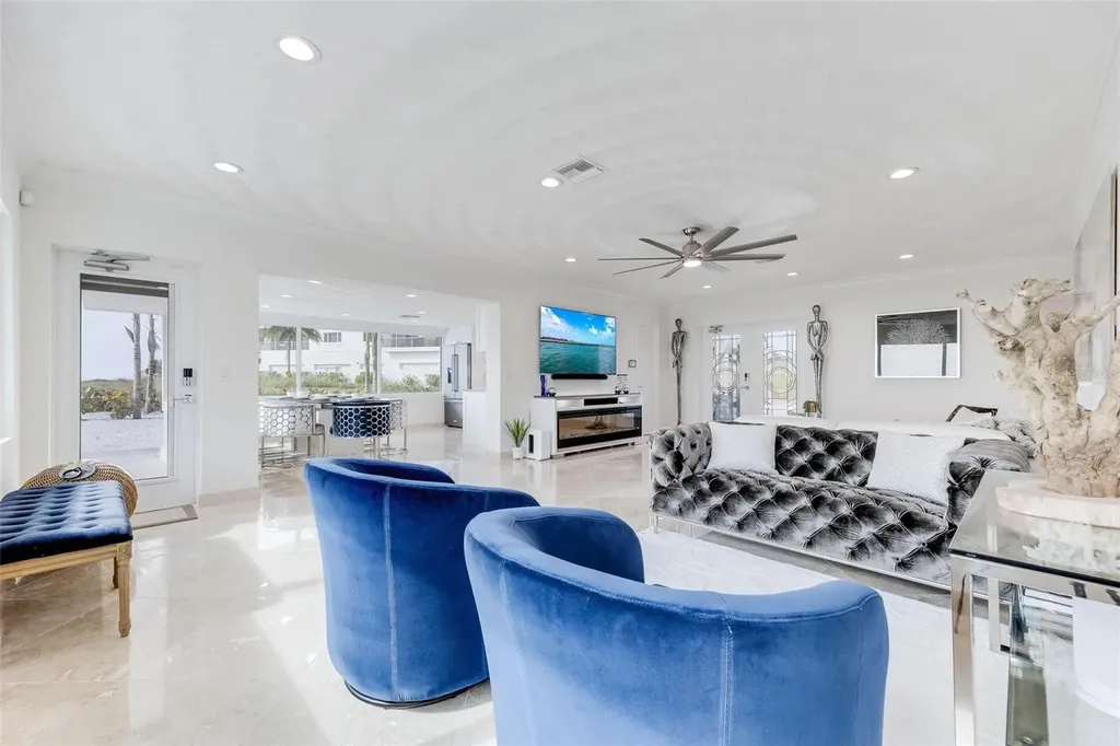 2740 N Beach Road Englewood FL 34223
