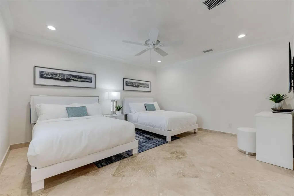 2740 N Beach Road Englewood FL 34223