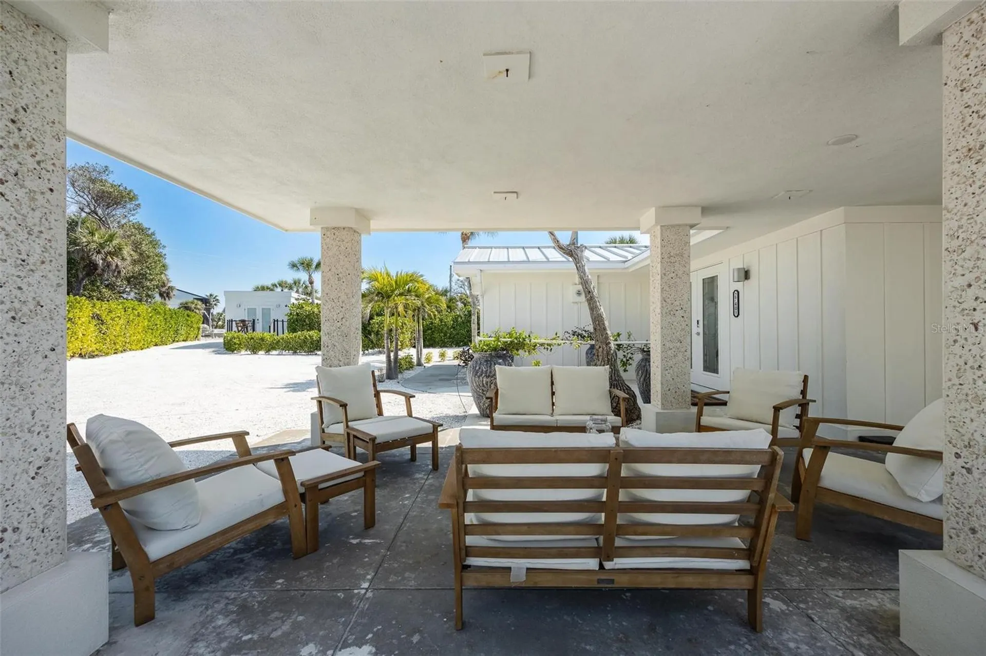 2740 N Beach Road Englewood FL 34223
