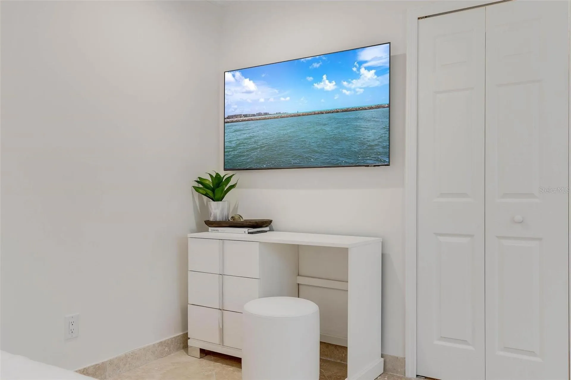 2740 N Beach Road Englewood FL 34223