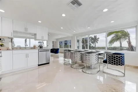 2740 N Beach Road Englewood FL 34223