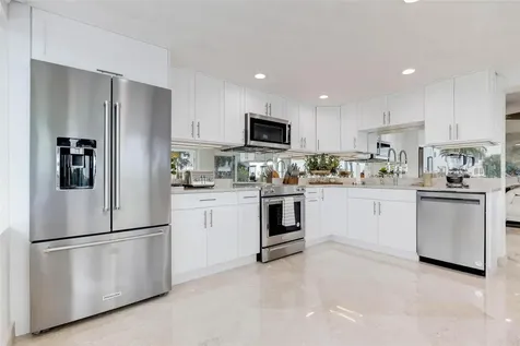 2740 N Beach Road Englewood FL 34223
