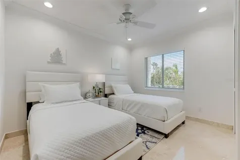 2740 N Beach Road Englewood FL 34223