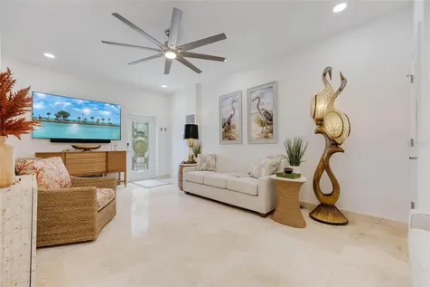 2740 N Beach Road Englewood FL 34223