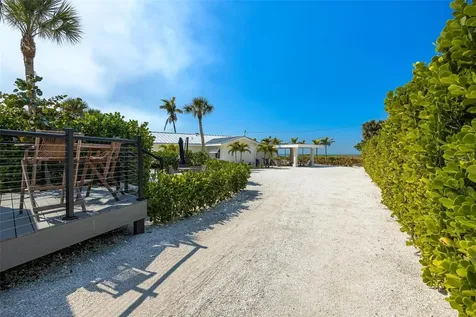 2740 N Beach Road Englewood FL 34223