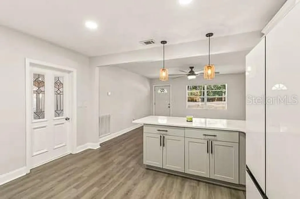 2115 Philippe Parkway Safety Harbor FL 34695