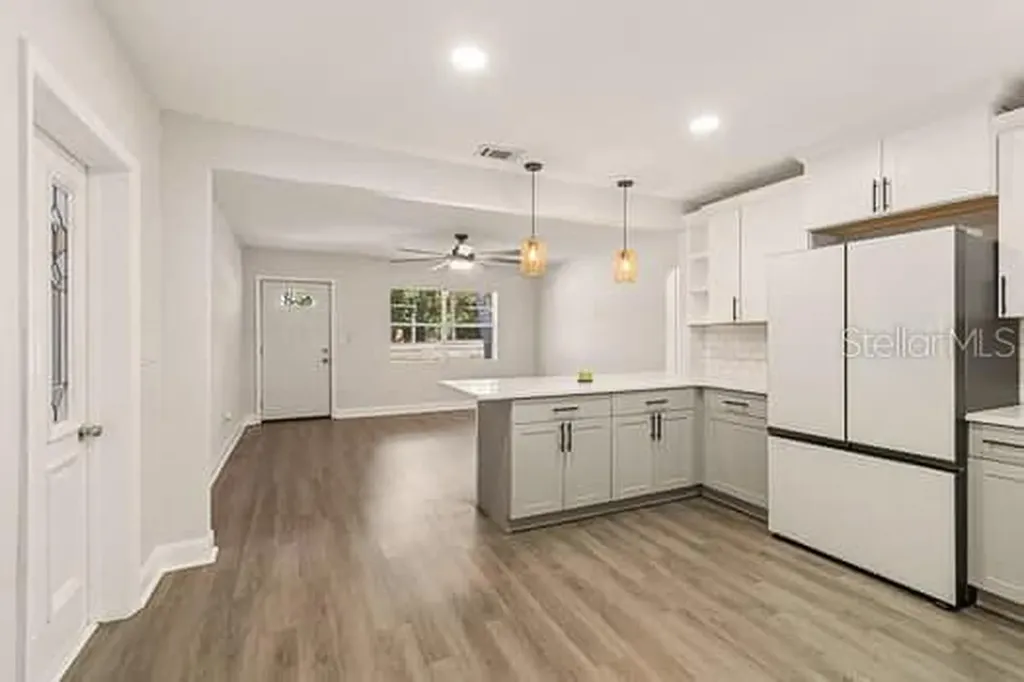 2115 Philippe Parkway Safety Harbor FL 34695