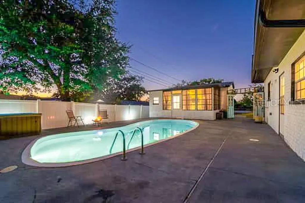 2115 Philippe Parkway Safety Harbor FL 34695