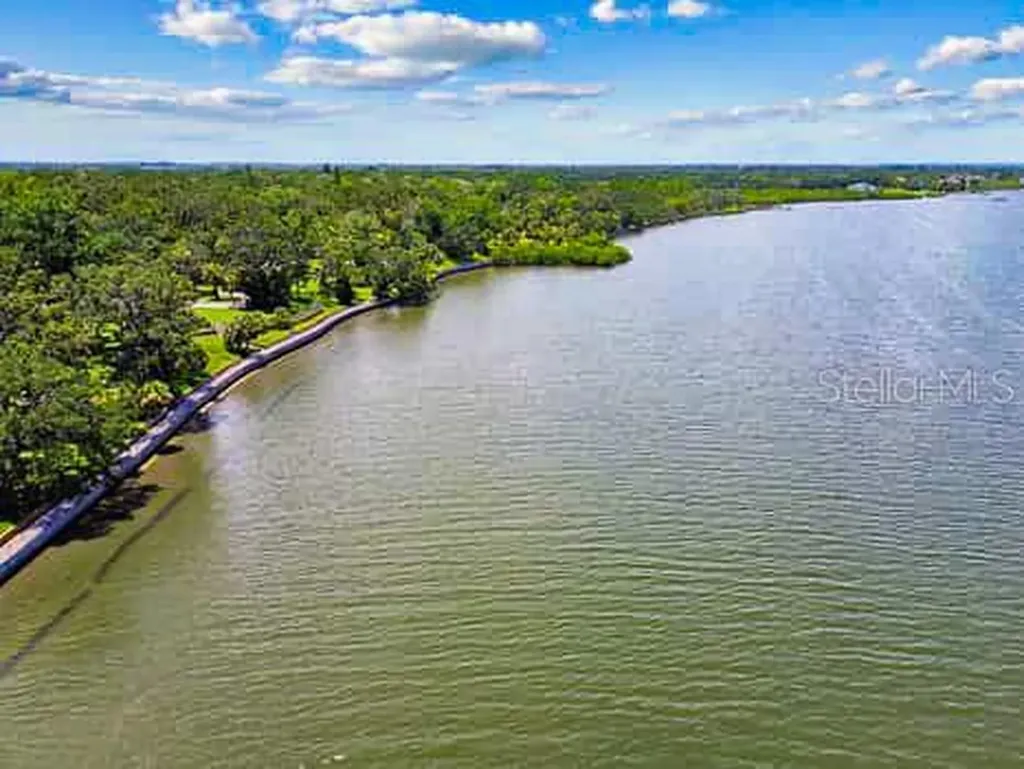 2115 Philippe Parkway Safety Harbor FL 34695