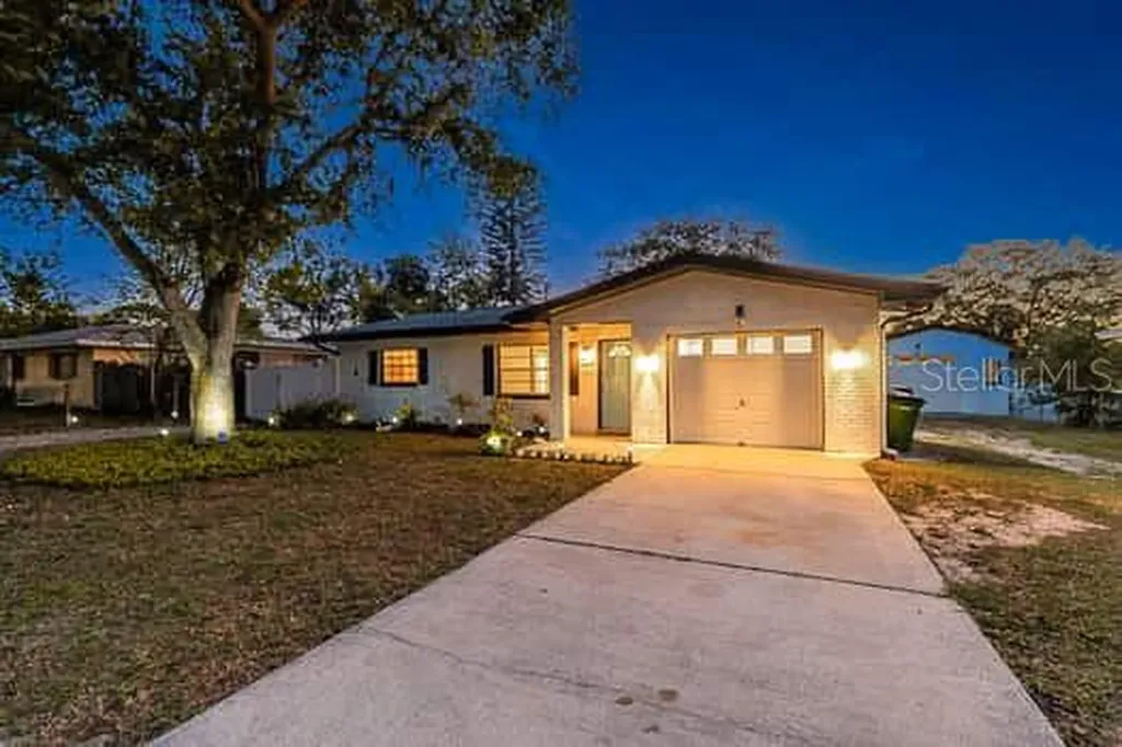 2115 Philippe Parkway Safety Harbor FL 34695