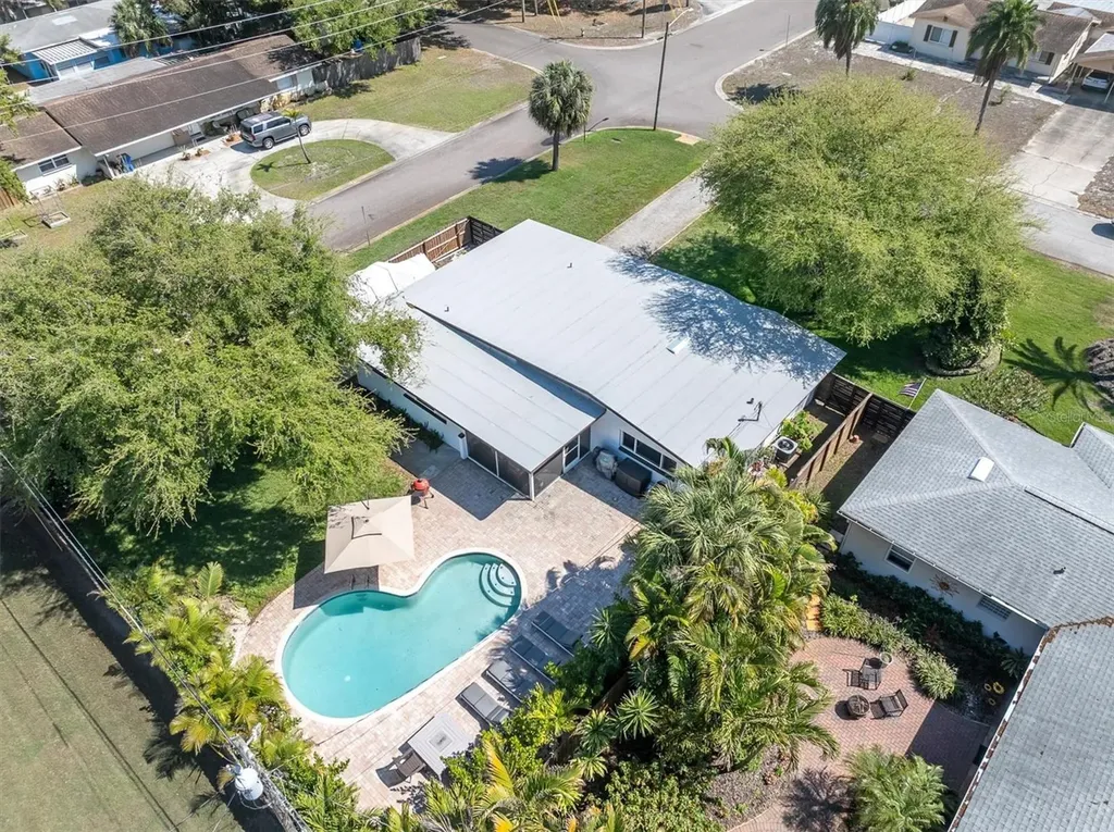 5909 4th Avenue N St Petersburg FL 33710