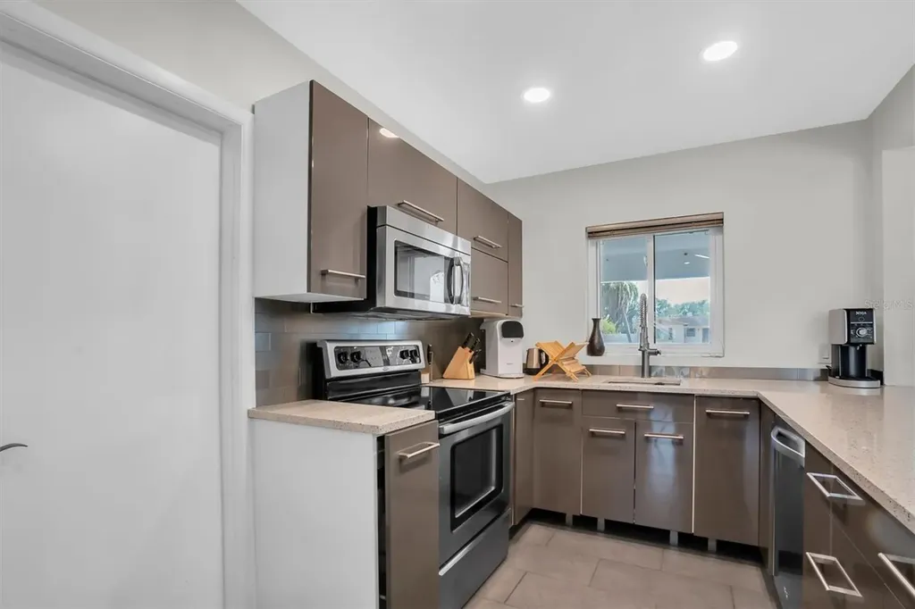 5909 4th Avenue N St Petersburg FL 33710