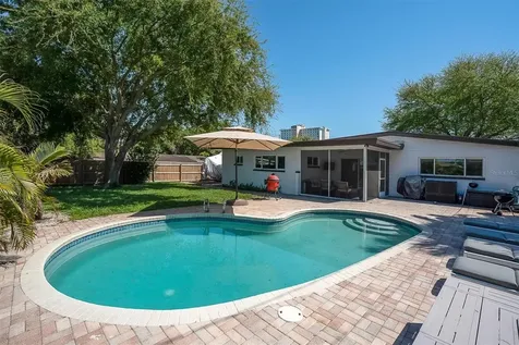 5909 4th Avenue N St Petersburg FL 33710