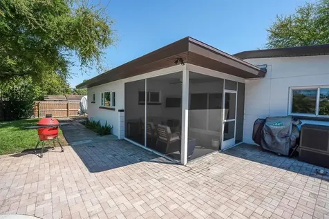 5909 4th Avenue N St Petersburg FL 33710