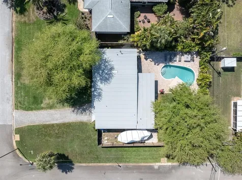 5909 4th Avenue N St Petersburg FL 33710