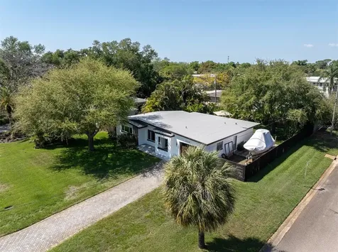 5909 4th Avenue N St Petersburg FL 33710