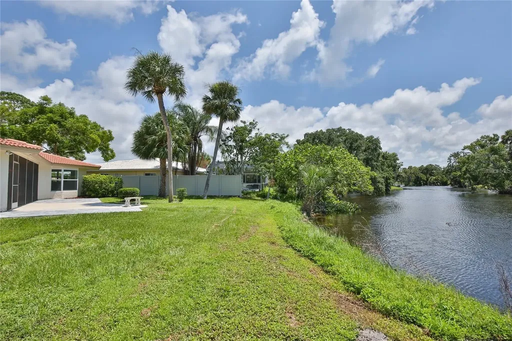 2834 Hardee Drive Sarasota FL 34231
