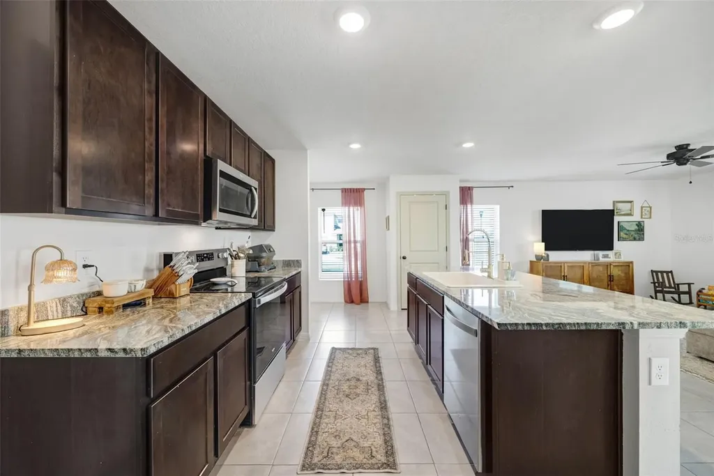 37092 Kings Crown Drive Zephyrhills FL 33541