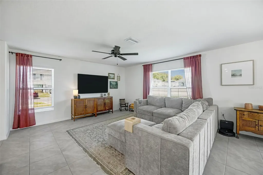 37092 Kings Crown Drive Zephyrhills FL 33541