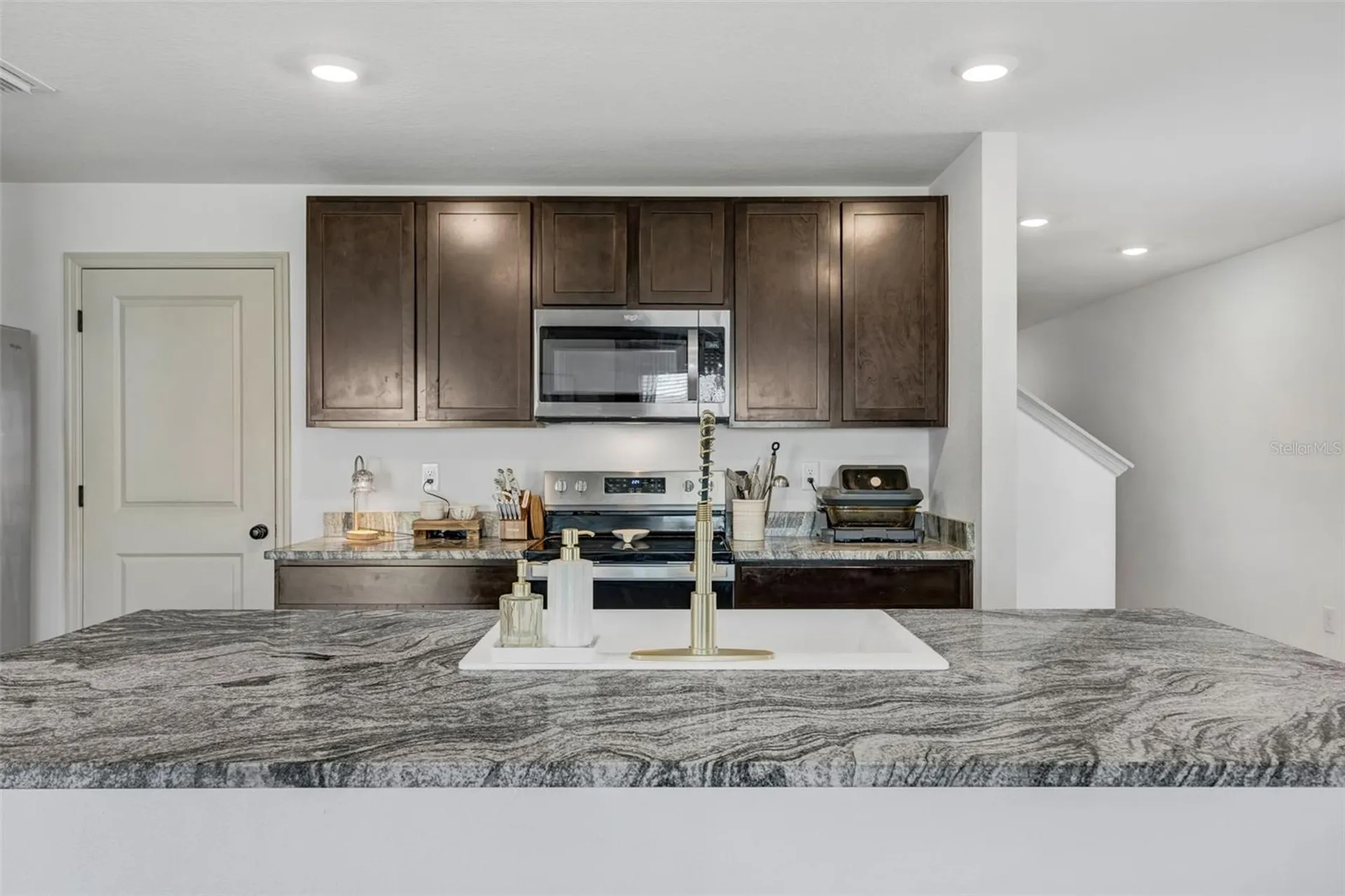37092 Kings Crown Drive Zephyrhills FL 33541