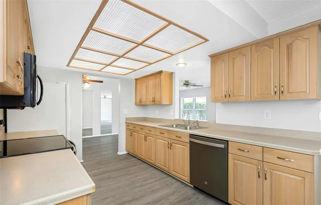 9220 40th Street N Pinellas Park FL 33782
