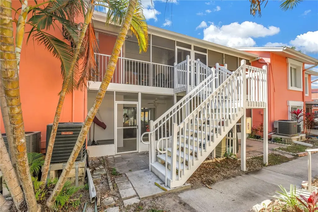 3742 41st Way S St Petersburg FL 33711