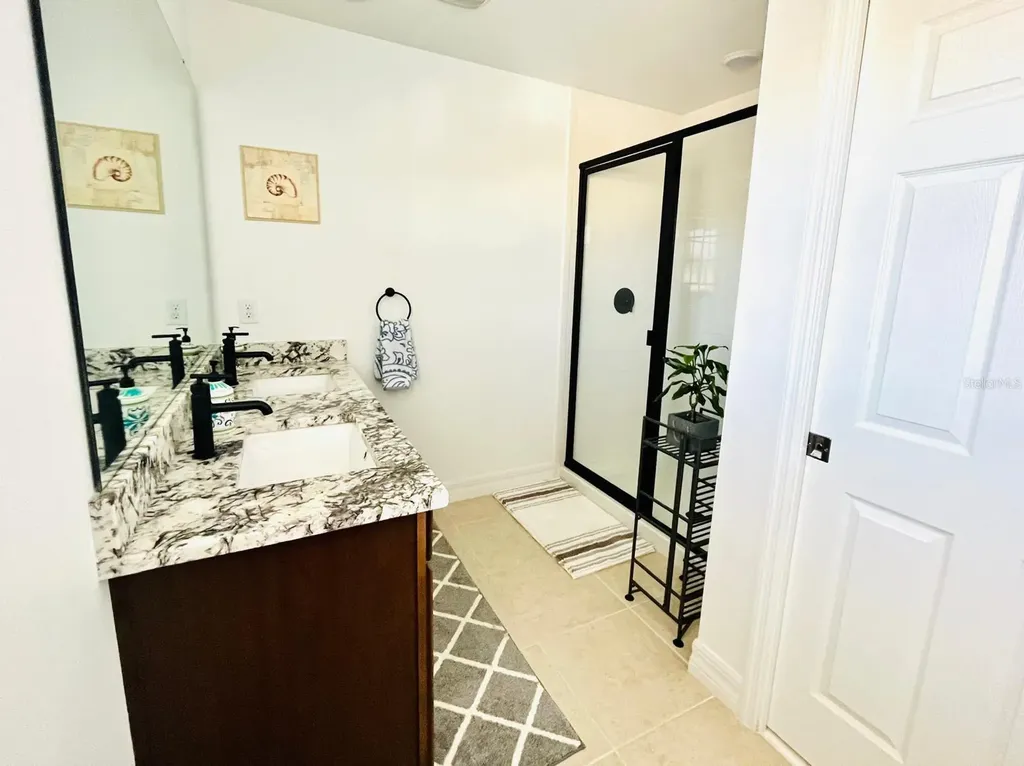 8565 Lamppost Lane Orlando FL 32832