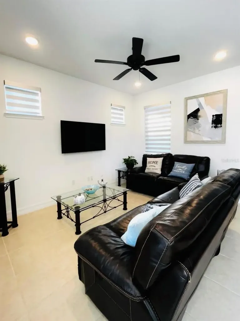 8565 Lamppost Lane Orlando FL 32832