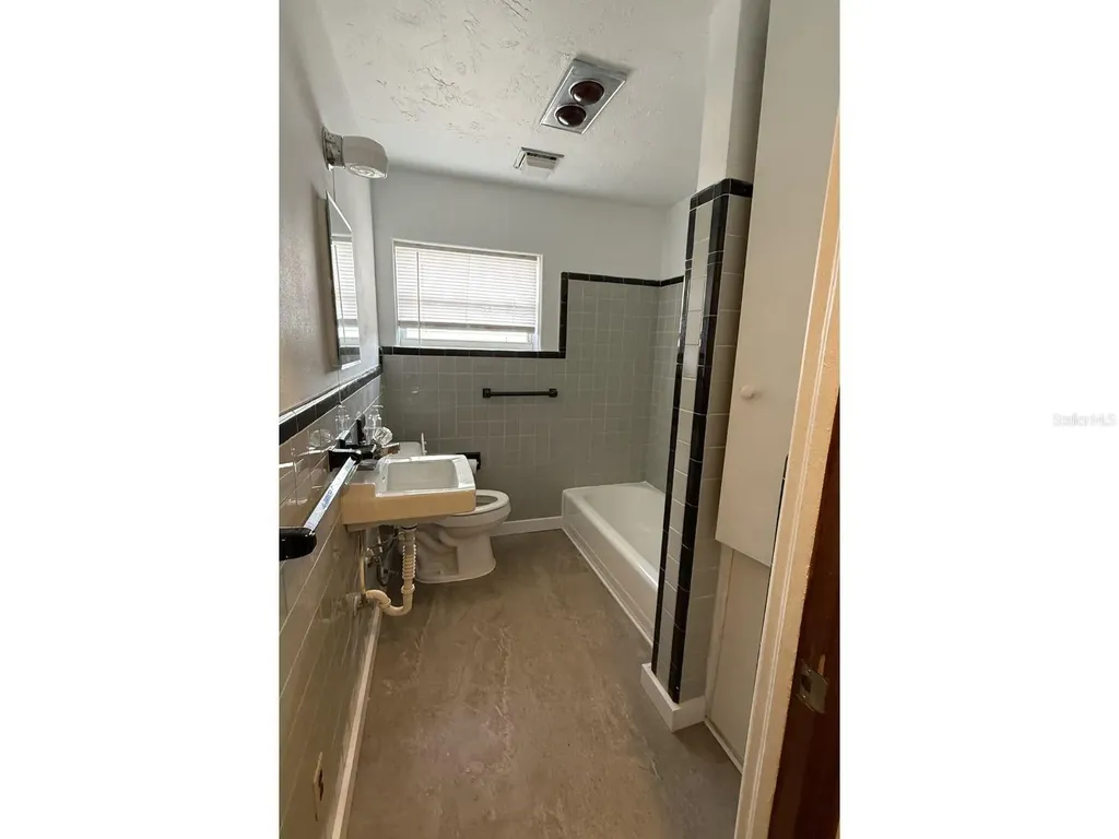 13725 10th Street Dade City FL 33525