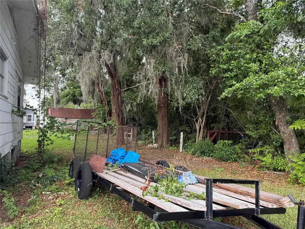 13725 10th Street Dade City FL 33525