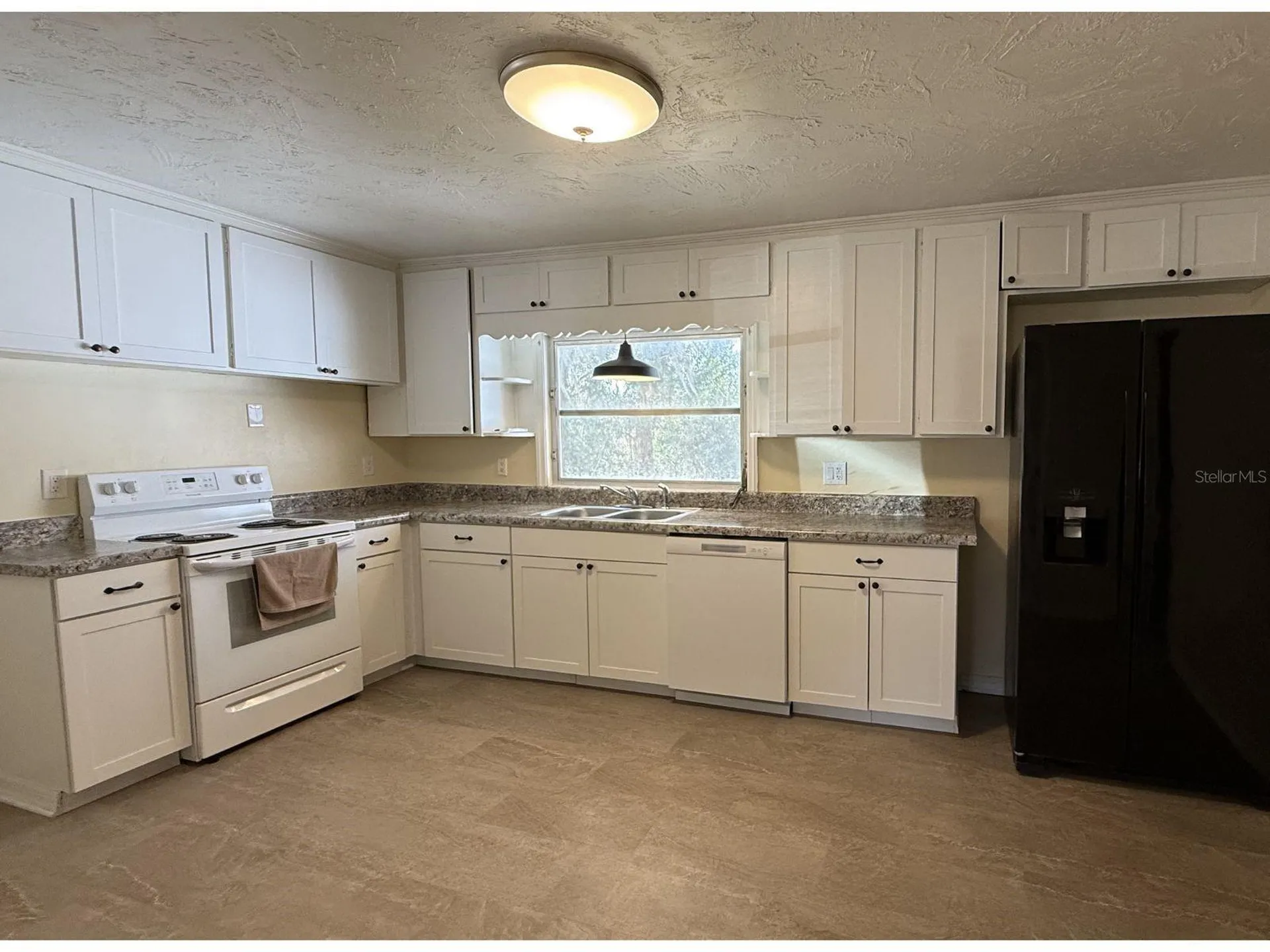 13725 10th Street Dade City FL 33525