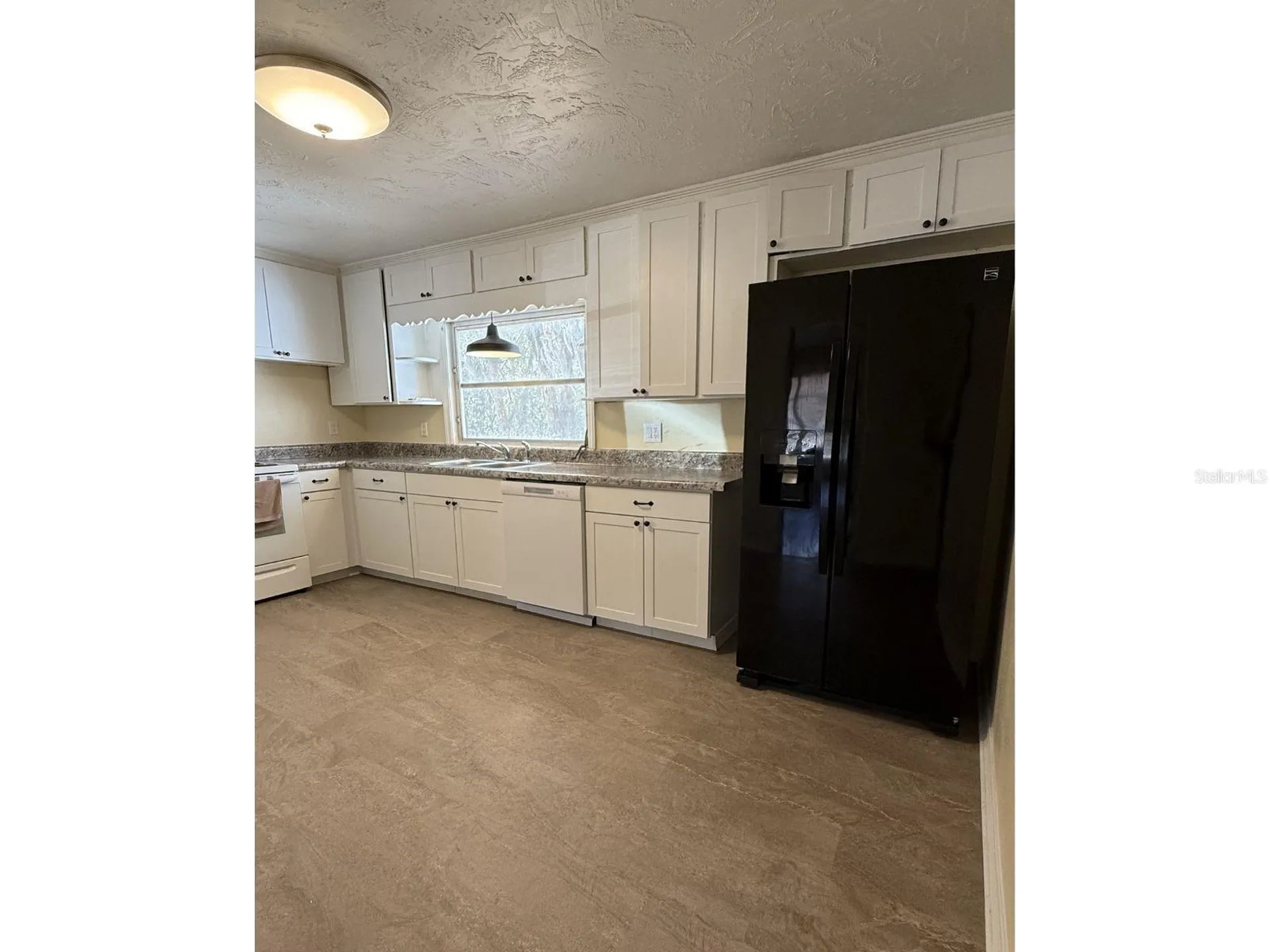 13725 10th Street Dade City FL 33525