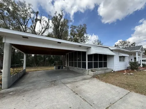 13725 10th Street Dade City FL 33525