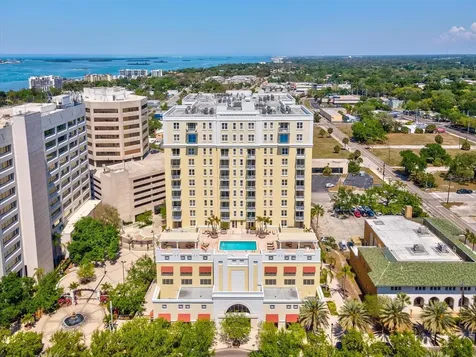628 Cleveland Street Clearwater FL 33755