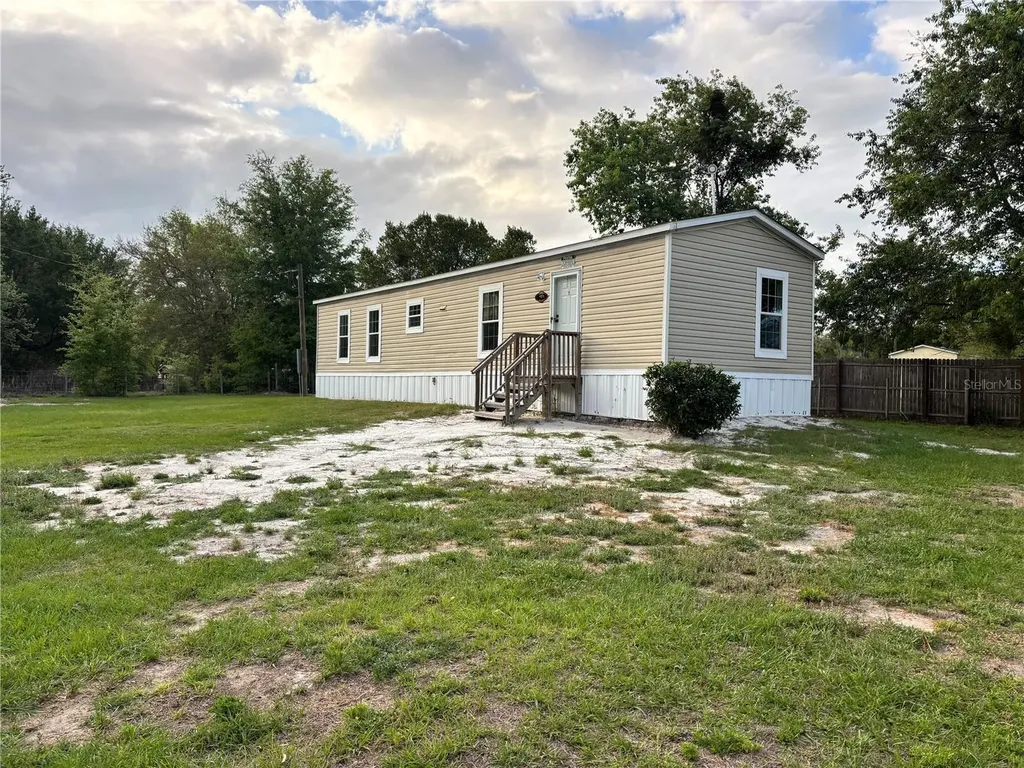 11511 NE 10th Terrace Oxford FL 34484