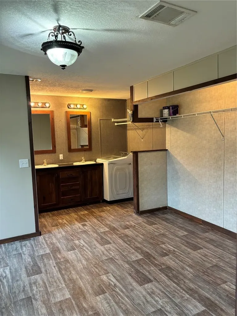 11511 NE 10th Terrace Oxford FL 34484