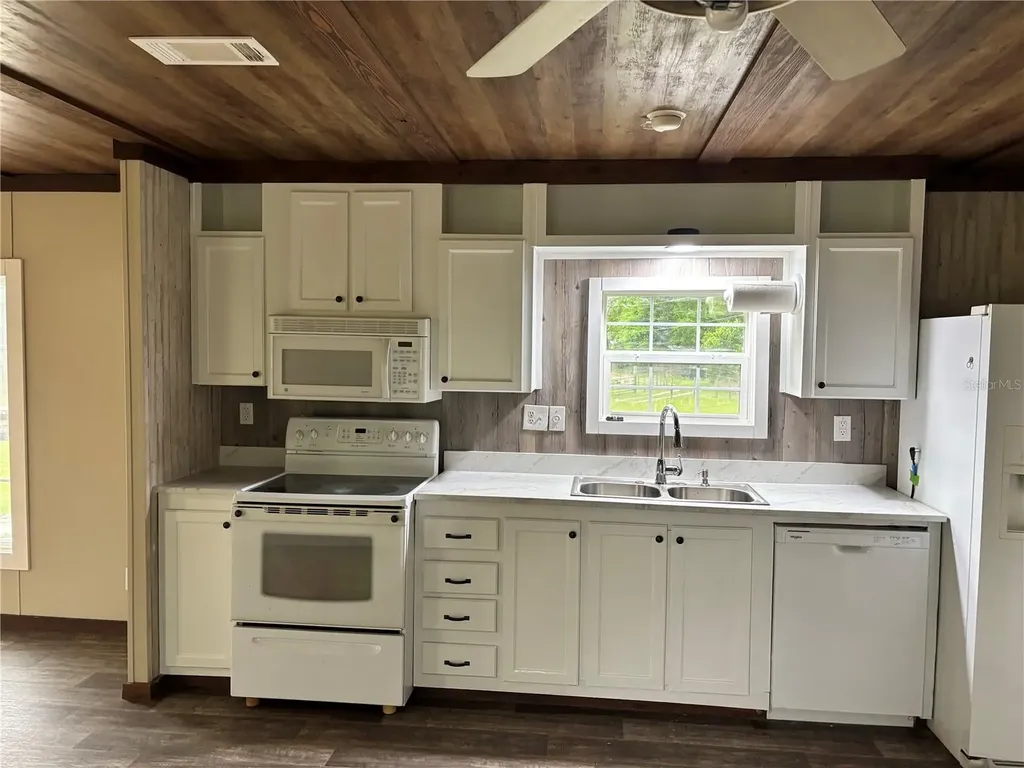 11511 NE 10th Terrace Oxford FL 34484
